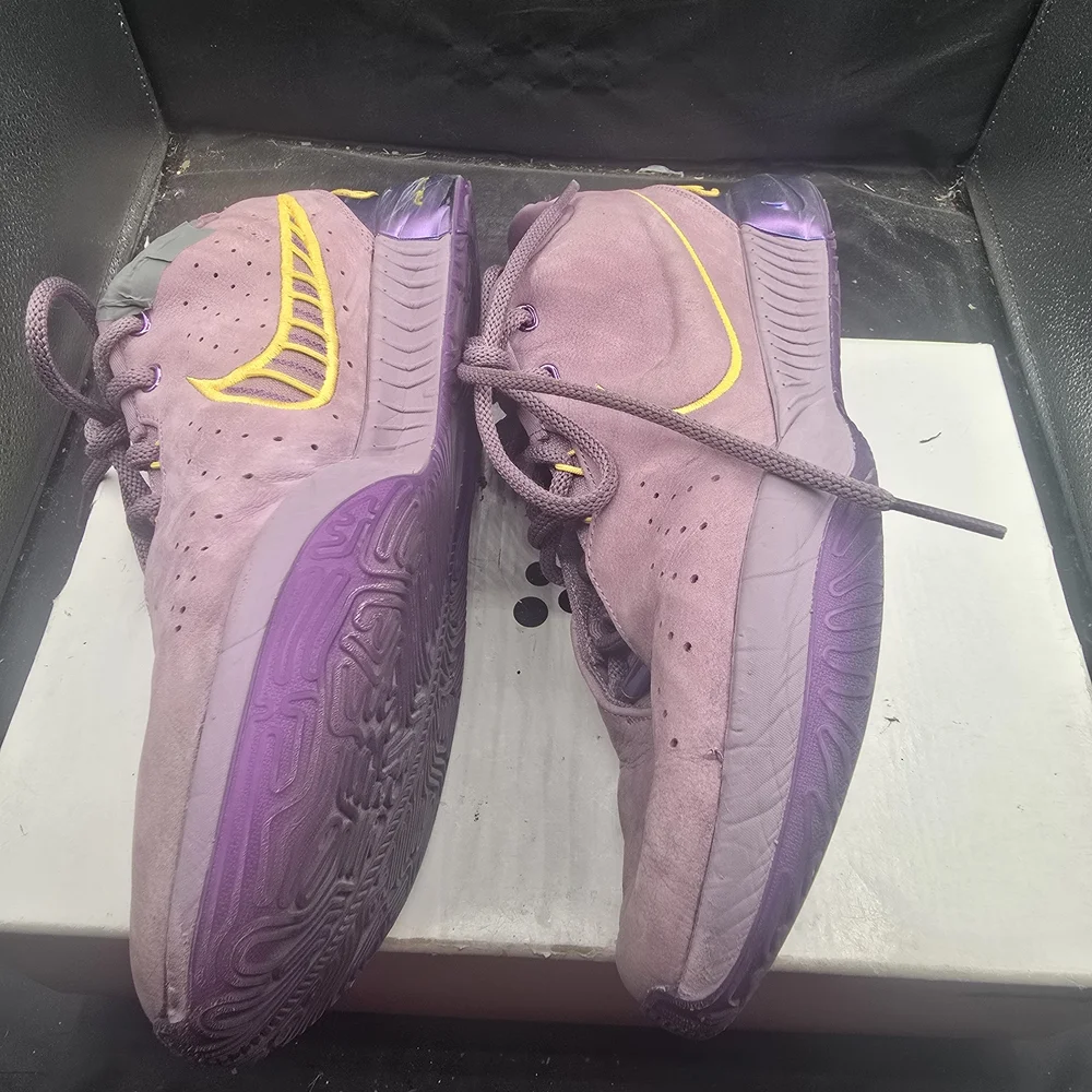 Nike Lebron James Purple Athletic Shoes with‎ Yellow Details Men Size 11
